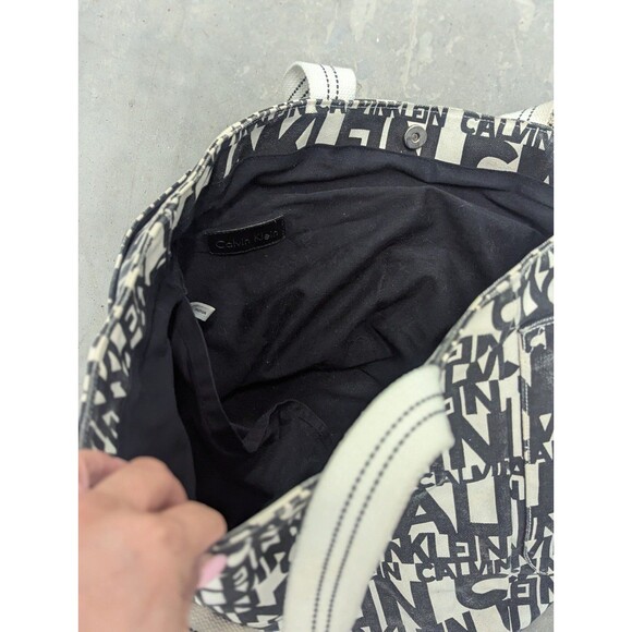 Calvin Klein Large Tote Bag Retro distressed black and white - Picture 5 of 10